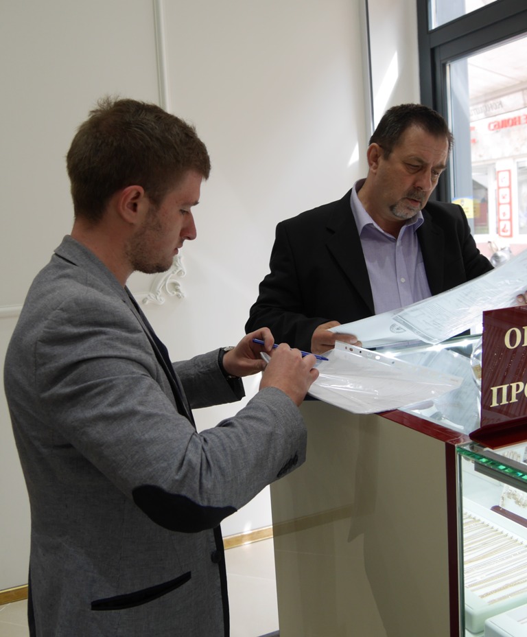 З вивісками в історичній частині міста наводять порядок