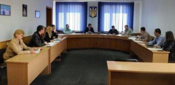 Ужгородців оштрафували за незаконну рекламу, спалення сміття та інші адміністративні правопорушення