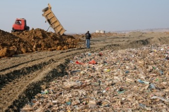 На найбільшому в краї сміттєзвалищі триває рекультивація