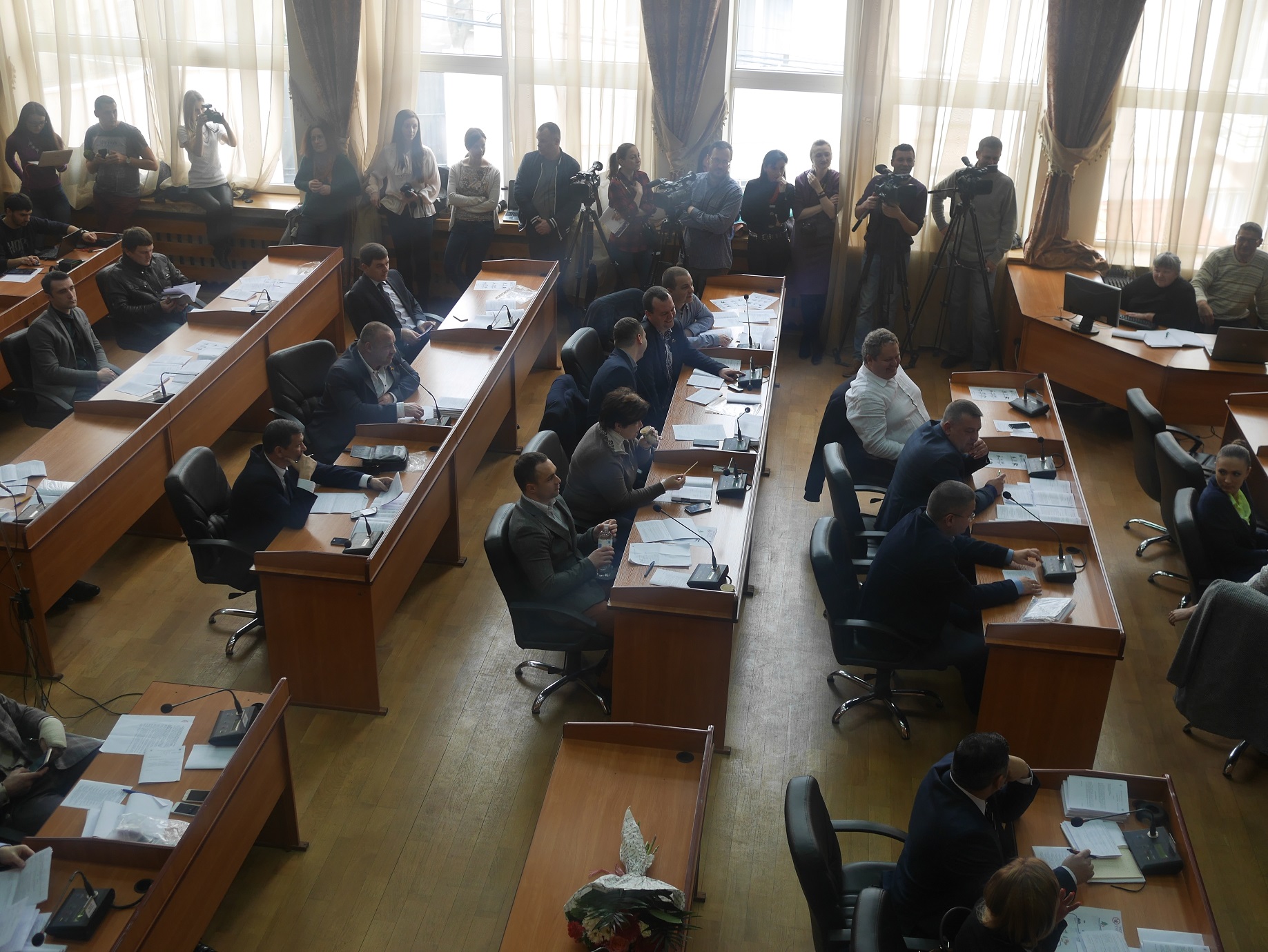 Порядок денний чергової ІІ сесії Ужгородської міської ради VІI скликання на 14 квітня 2016 року