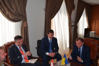 Посла Канади в Україні зацікавив потенціал колишньої промислової зони Ужгорода