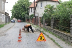 На Ольбрахта в Ужгороді переклали бруківку