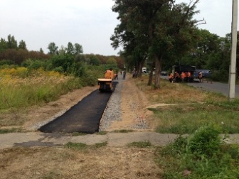 Міською владою закінчено облаштування нового тротуару від Боздоського мосту до парку культури.