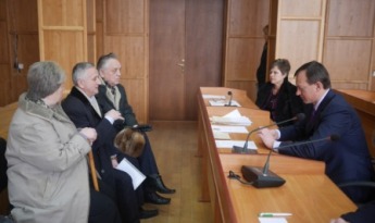 Два десятки звернень ужгородців розглянув на прийомі міський голова Богдан Андріїв
