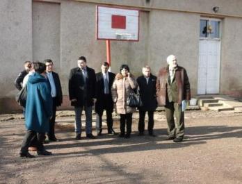 Проблеми ромської школи в Ужгороді міська та обласна влада вирішуватимуть спільно