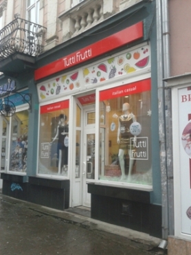 В Ужгороді наводять лад з паспортами вивісок