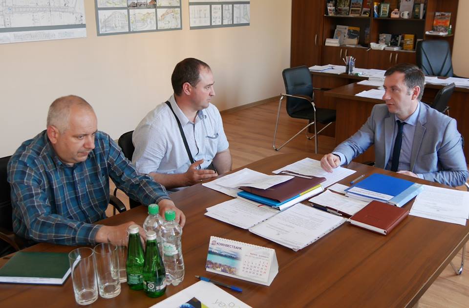 Скаргу на дії водія автобуса розглянули у міськраді