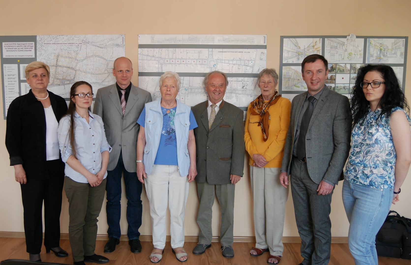 На зустріч в Ужгородську міську раду завітали представники німецького благодійного фонду, який уже 25 років допомагає Україні