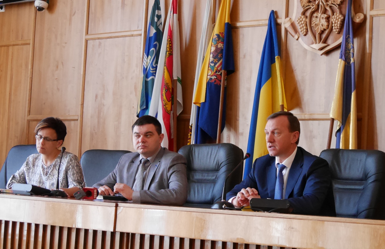 Щоб вирішити ситуацію, що склалася вчора у ЗОШ №19, влада Ужгорода звернеться у всі можливі інстанції