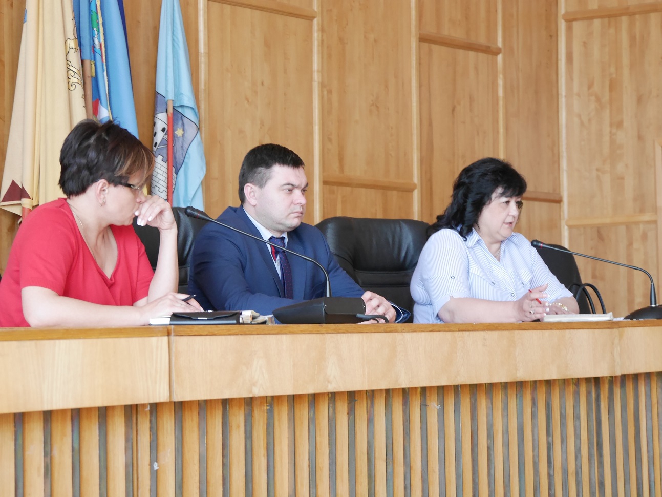 У міській раді Ужгорода продовжують діалог із батьками випускників,  які через повідомлення про замінування не змогли скласти ЗНО