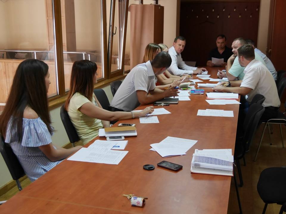 Адмінпротокол на ужгородця, який поставив терасу в центрі Львова, серед інших розглянули на адмінкомісії міськради