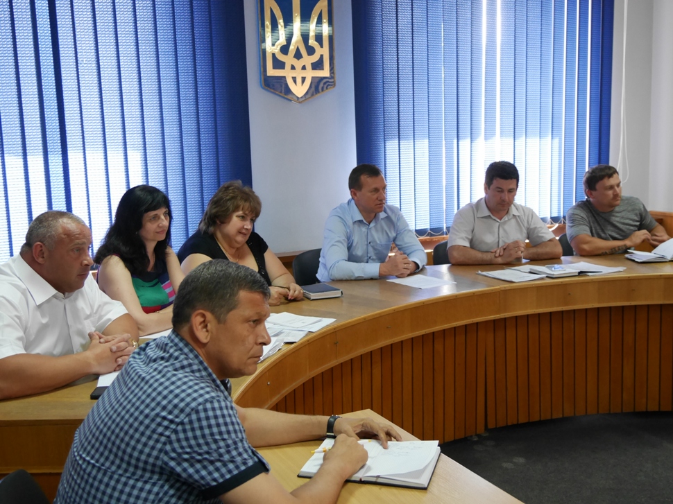 Однакові умови для всіх, хто хоче обслуговувати багатоповерхівки, напрацьовували у міській раді Ужгорода