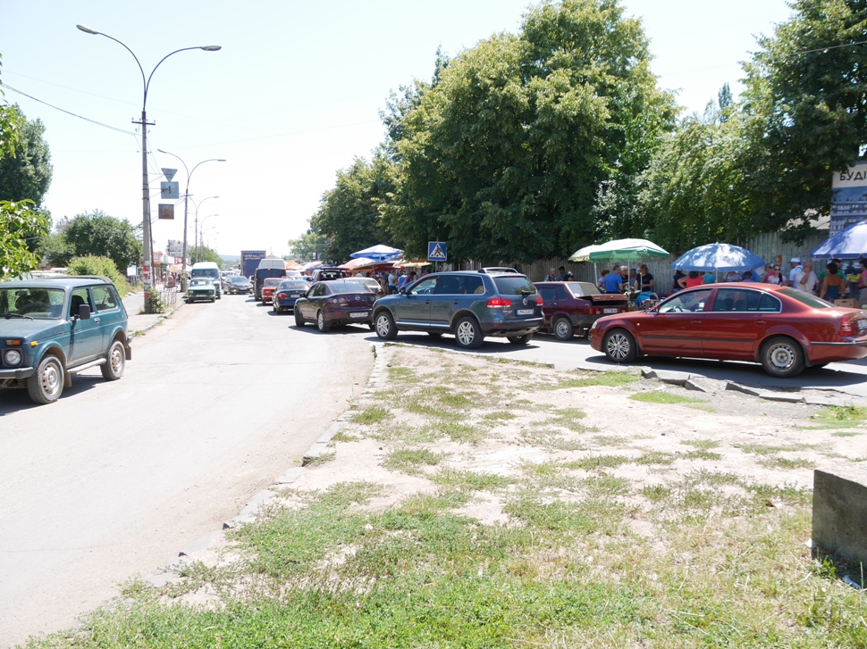 Коло на Минайській упорядкують