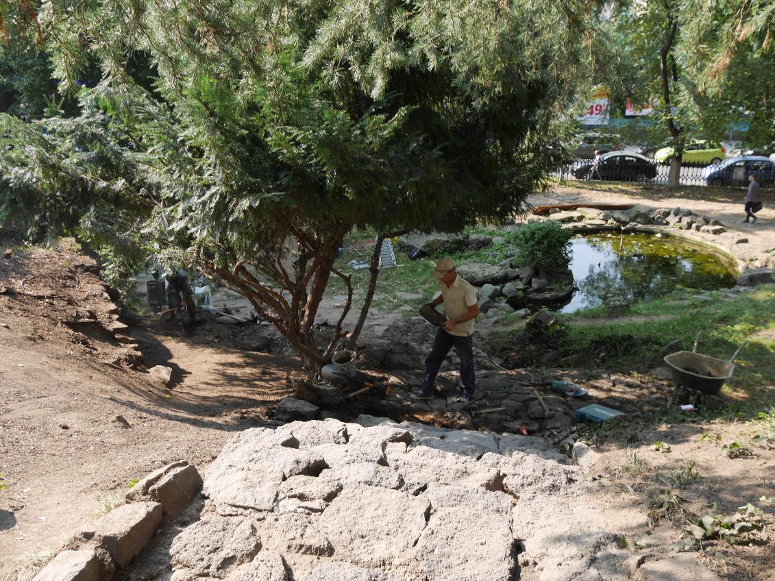 В Ужгороді упорядковують альпінарій