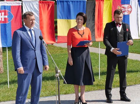 Міський голова Ужгорода Богдан Андріїв привітав учасників міжнародного фестивалю програм про життя нацменшин “Мій рідний край”