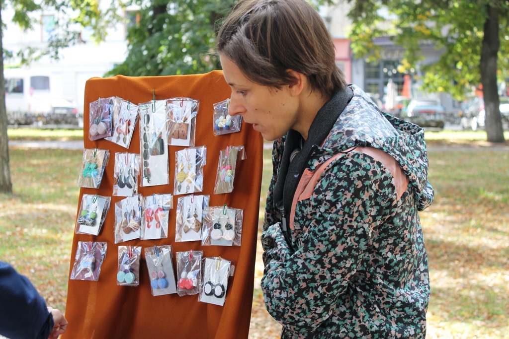 На площі Шандора Петефі до Дня Ужгорода представили свої роботи майстри хенд-мейду