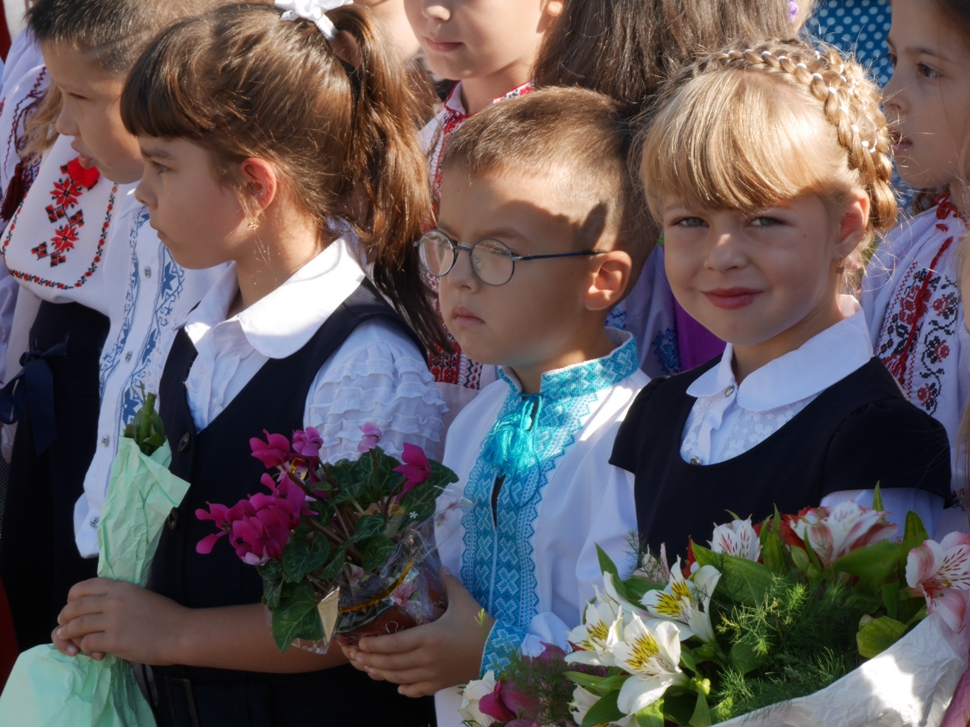 У школах Ужгорода пролунав перший дзвоник