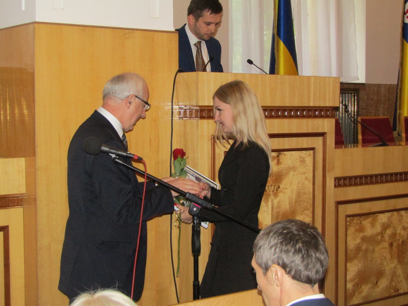 Подякою Cоюзу юристів України нагородили працівницю управління правового забезпечення Ужгородської міської ради