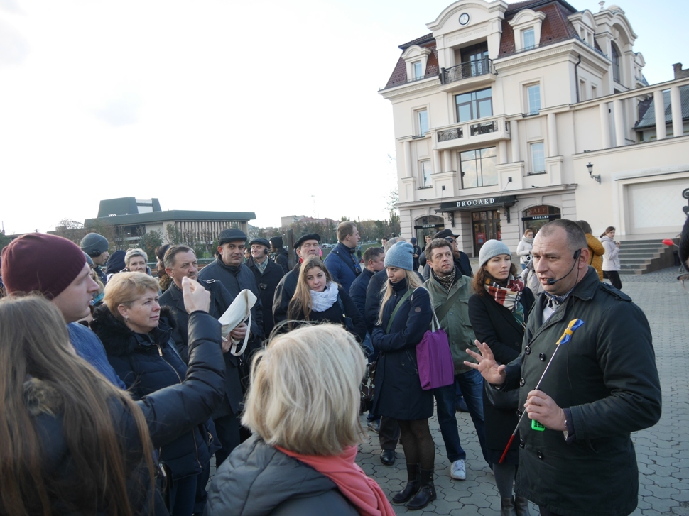 Для учасників 4-ї Академії інтегрованого розвитку міст, що проходить в Ужгороді, провели ознайомчу екскурсію історичною частиною міста