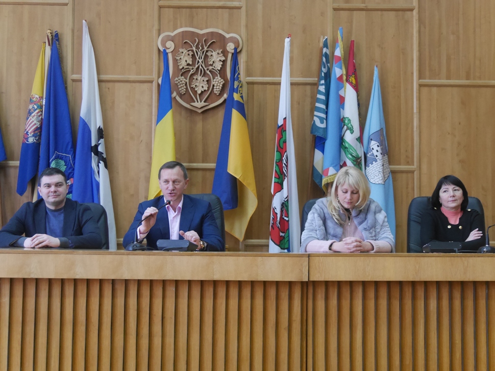 Колектив працівників Ужгородської міської ради привітали з прийдешніми святами