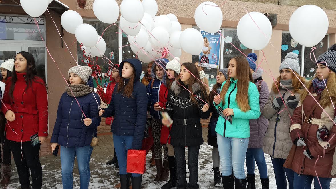 В Ужгороді молодь привертала увагу до проблем ВІЛ/СНІДу