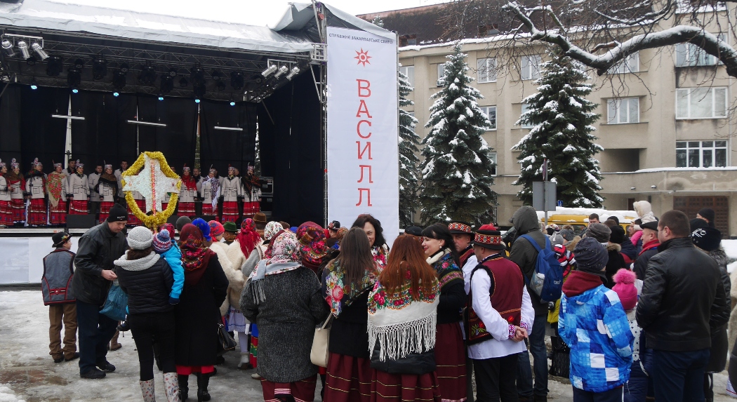 Справжнє закарпатське свято “Василля”. В Ужгороді – перший фестиваль-конкурс колядницьких гуртів і вертепів «Нова радість стала…»