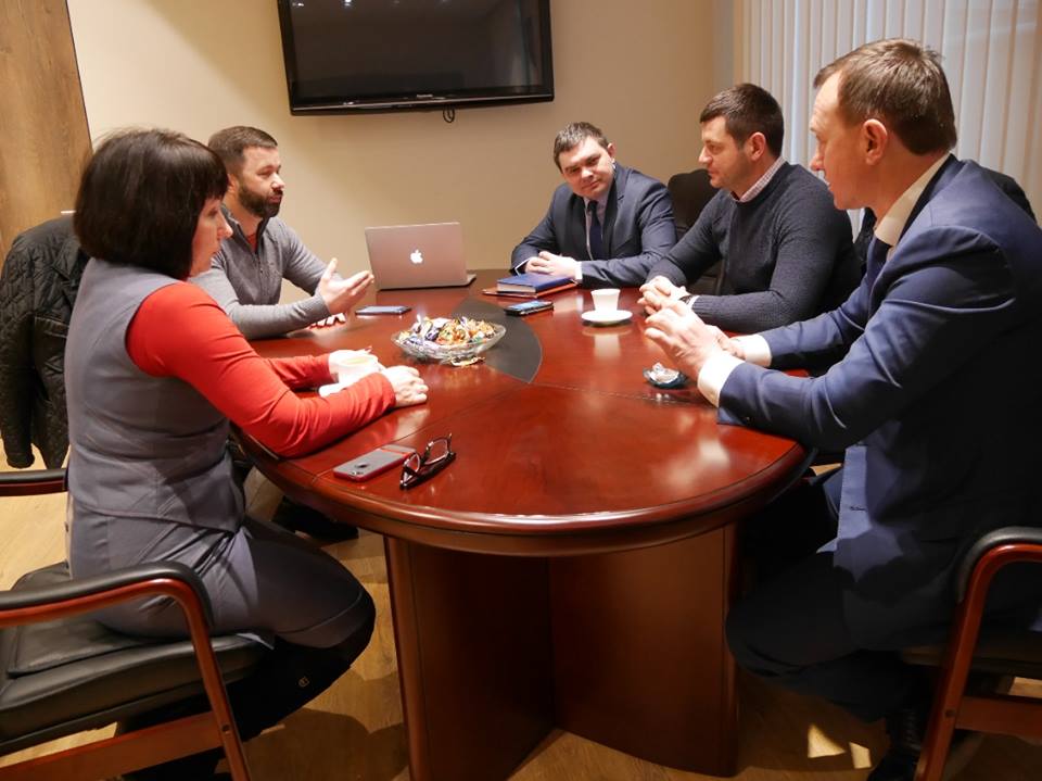 Проведення міжнародного турніру з хокею обговорили на зустрічі в Ужгородській міській раді