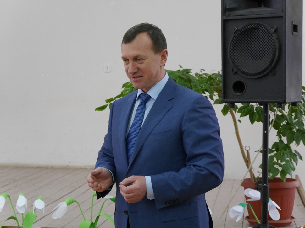 В Ужгороді з Міжнародним днем жінок привітали педагогів, працівників освіти