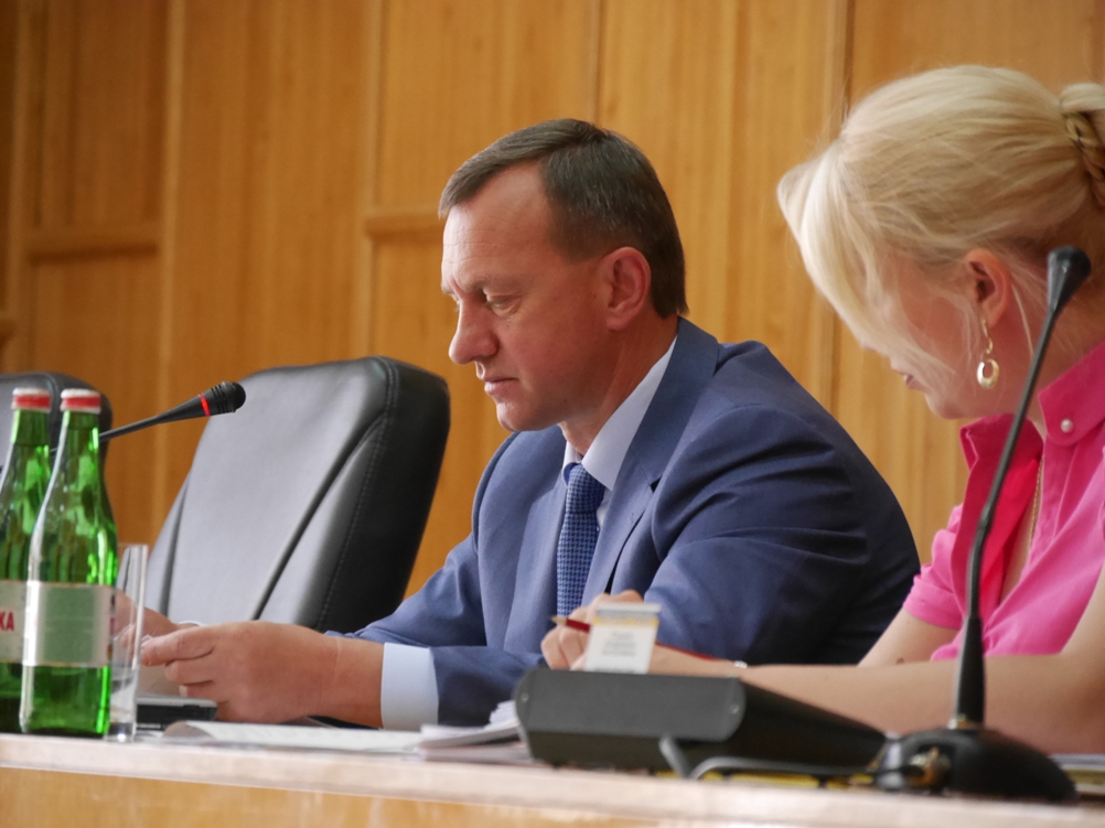 Чергова сесія міської ради: депутати схвалили створення “Агенції розвитку Ужгорода”, ліквідували ЖРЕРи, відновили роботу комунальних підприємств “Під замком” та “Стадіон “Авангард”