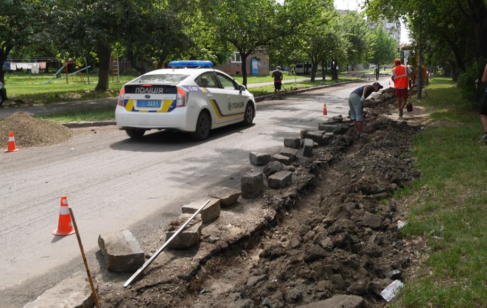 Тривають підготовчі роботи до капітального ремонту на вулиці Заньковецької в Ужгороді