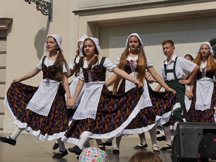 «Європейський вернісаж» до Міжнародного дня захисту дітей пройшов в Ужгороді