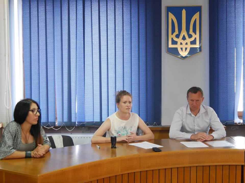 Міська рада Ужгорода підписала меморандум про співпрацю із ТОВ «Чотири лапи Україна»