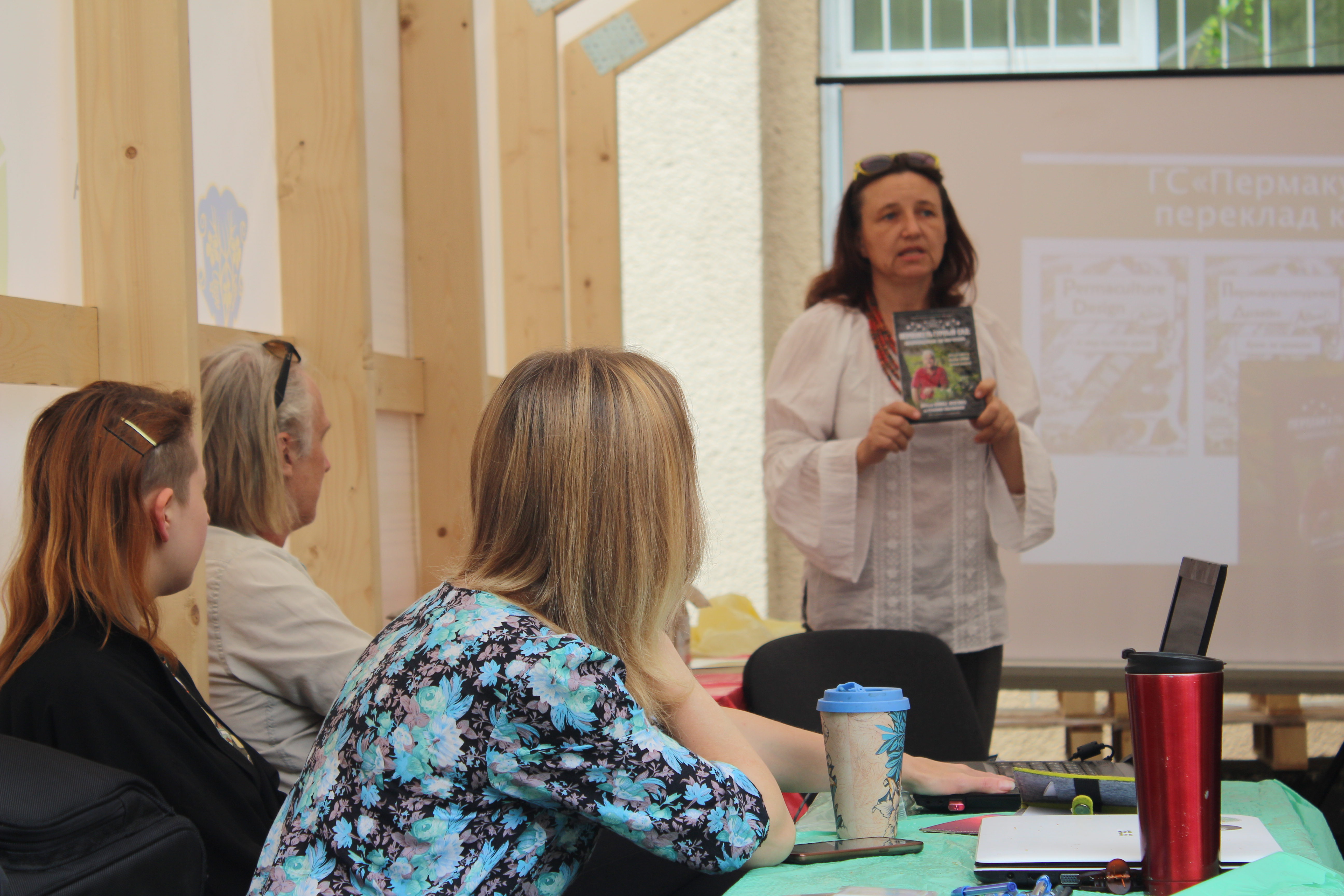 Експерт зі Львова розповіла ужгородцям про пермакультуру в міському дизайні