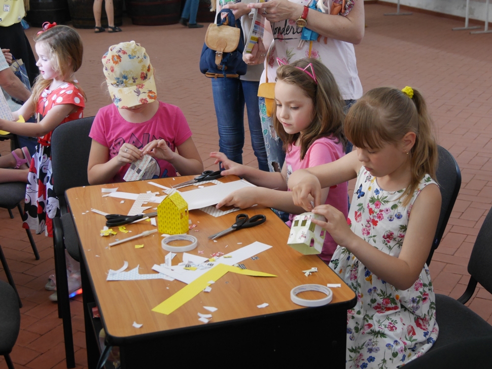 Дитячий ярмарок ідей та розваг “Фортеця” відбувся сьогодні у “Совиному гнізді” в Ужгороді