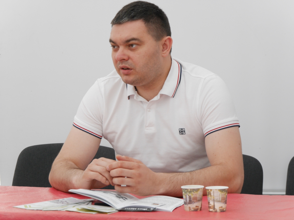 На запитання ужгородців на “Каві без краваток” під час “Майстерні міста” відповідав заступник міського голови Олександр Білак