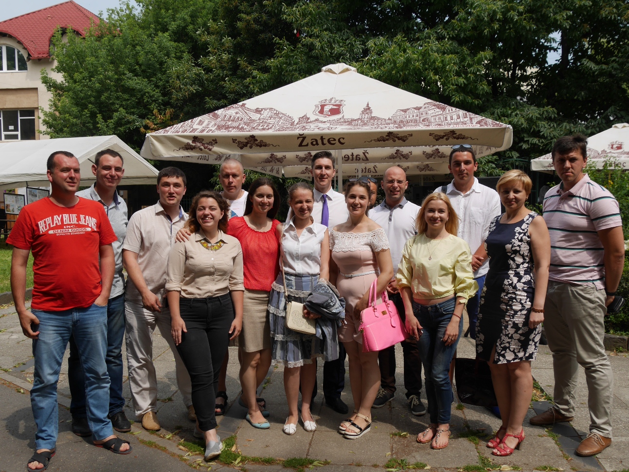 В Ужгороді обговорили за “круглим столом” проблеми працевлаштування, профорієнтації молоді