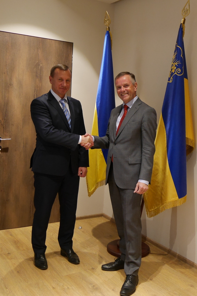 Міський голова Богдан Андріїв зустрівся сьогодні із Надзвичайним і Повноважним Послом Норвегії в Україні Уле Хорпестадом