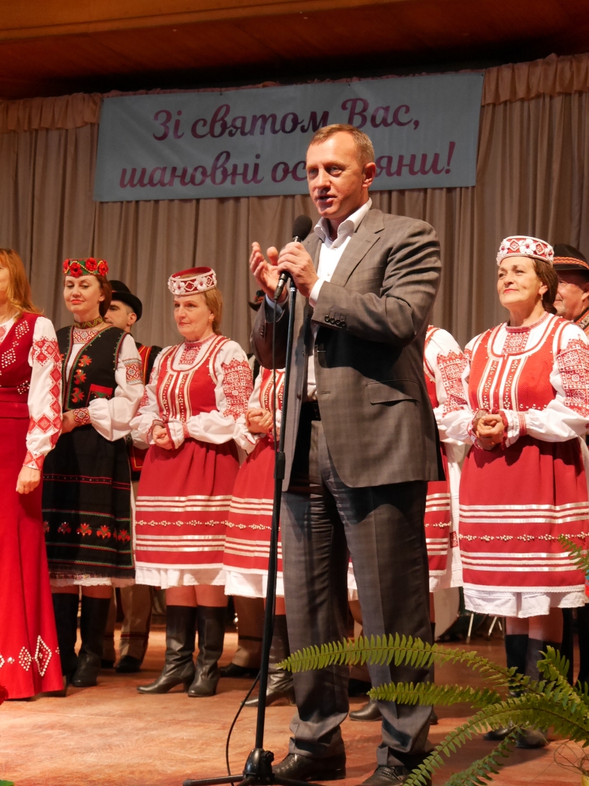 Освітян Ужгорода привітали з професійним святом