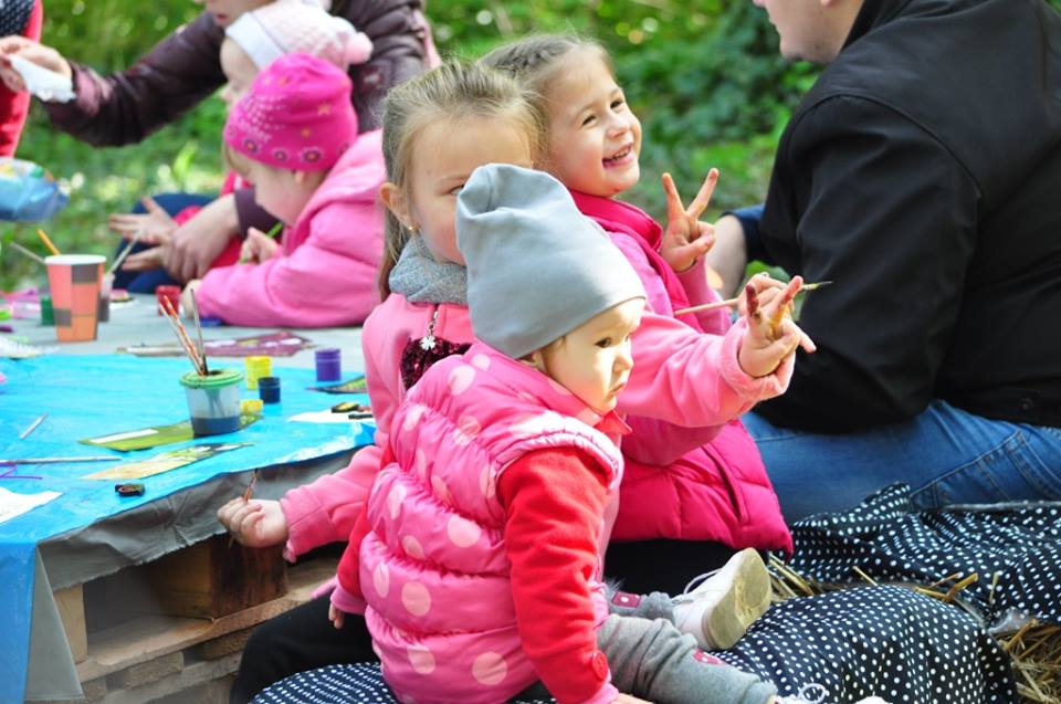 Маленьким ужгородцям влаштували свято у Боздоському парку: велогонки, дворові ігри та “Територія щастя”