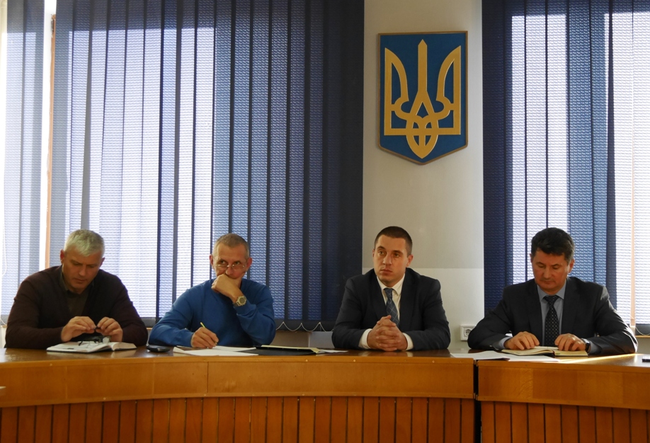 В Ужгородській міській раді відбулося засідання комісії з питань техногенно-екологічної безпеки та надзвичайних ситуацій у зв’язку з інцидентом, який стався у ЗОШ №9