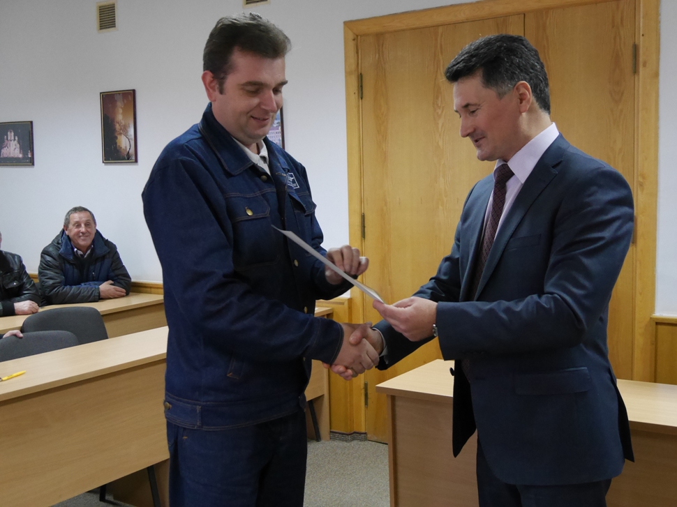 В Ужгородській міській раді сьогодні вітали з Днем автомобіліста і дорожника