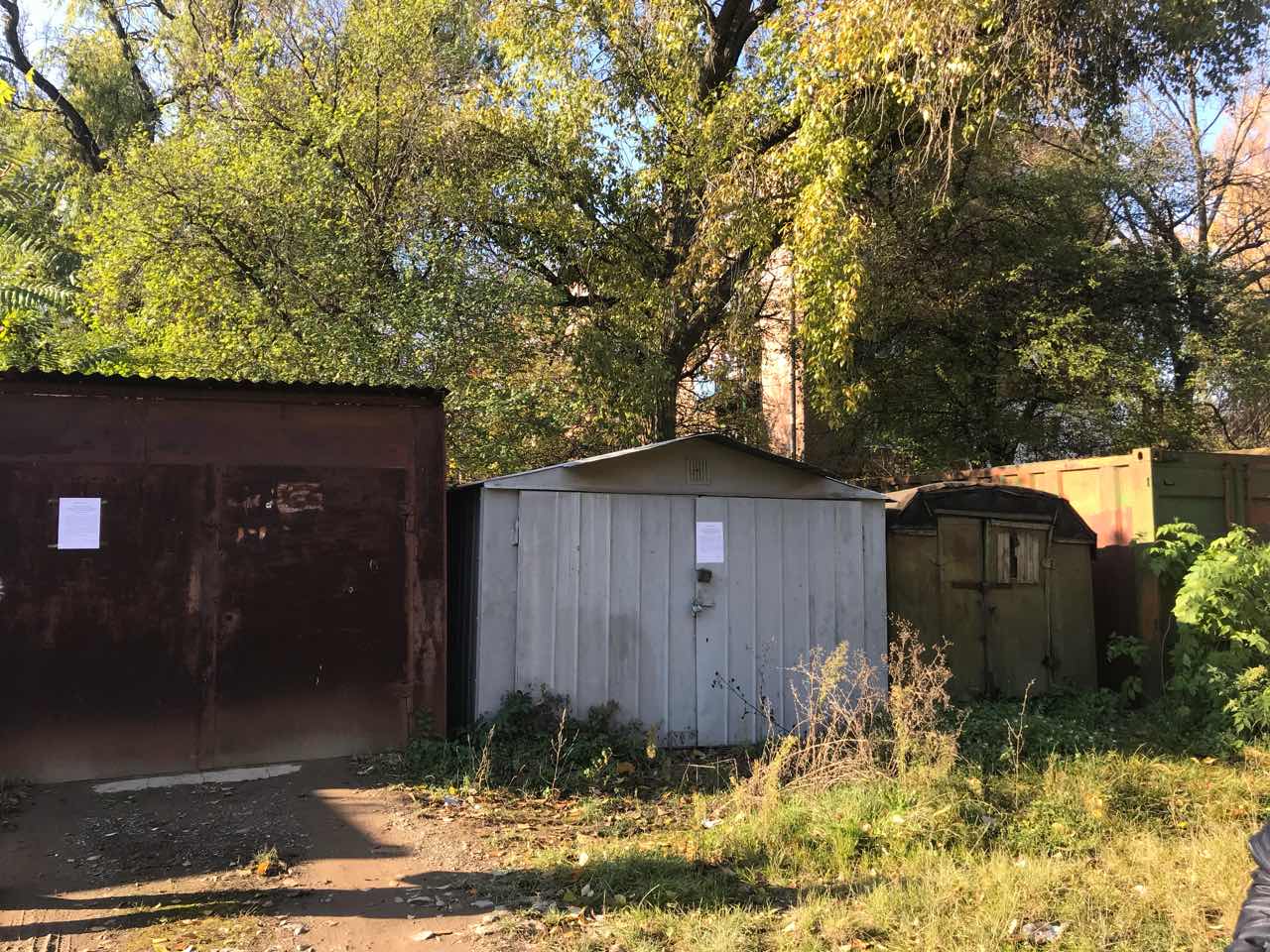Ужгородців, які мають документи на гаражі, встановлені на вул. Одеській, просять терміново подати їх у департамент міського господарства