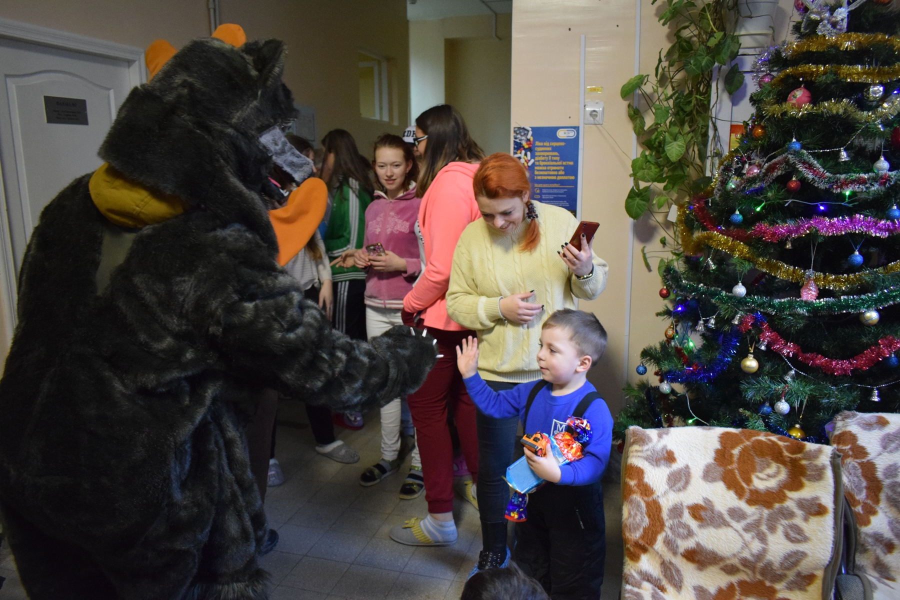 До маленьких пацієнтів Ужгородської міської дитячої лікарні завітали Миколайчики