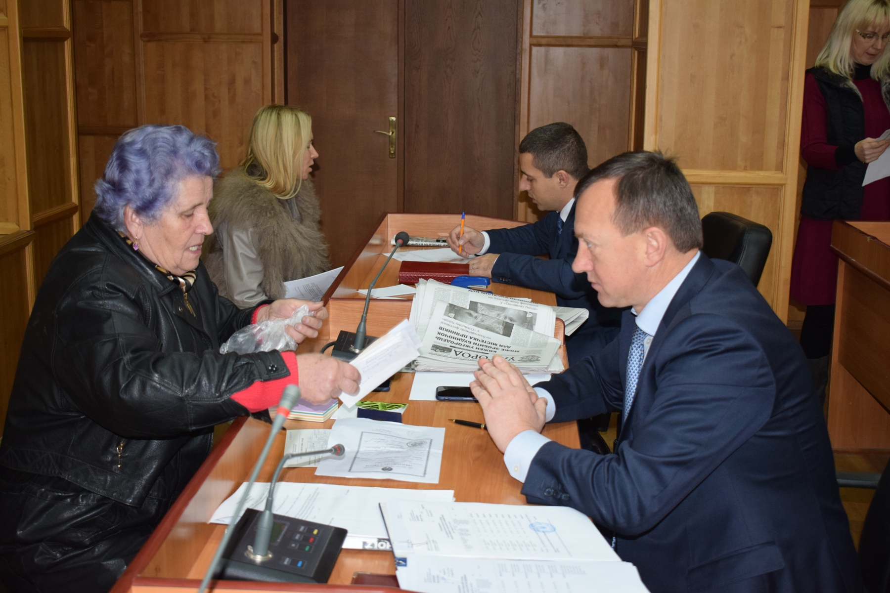 Понад півсотні ужгородців прийшли на особистий прийом до міського голови Ужгорода Богдана Андріїва