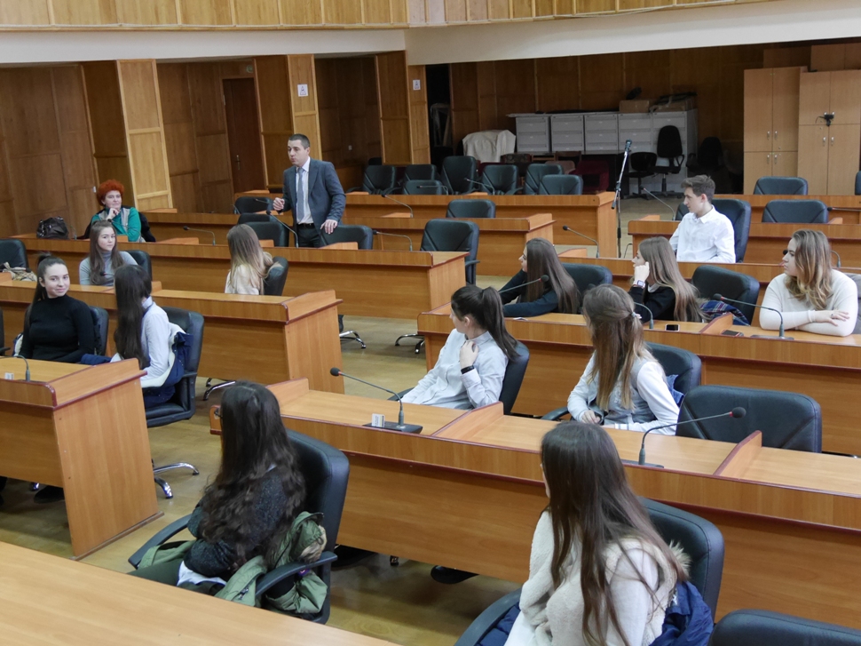 Учні Лінгвістичної гімназії ознайомилися з роботою Ужгородської міської ради