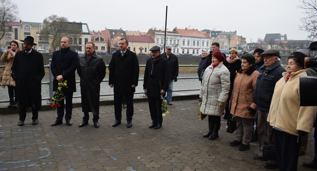 В Ужгороді вшанували жертв Голокосту