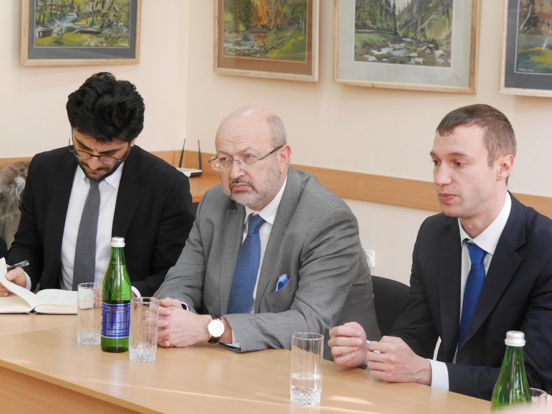 Представники ОБСЄ ознайомилися, як працює багатомовна освіта в ужгородській СЗОШ №4