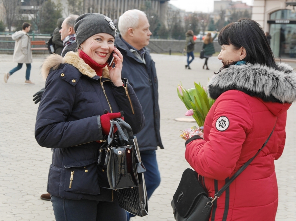 Акцію до Дня Святого Валентина провели на площі Театральній в Ужгороді