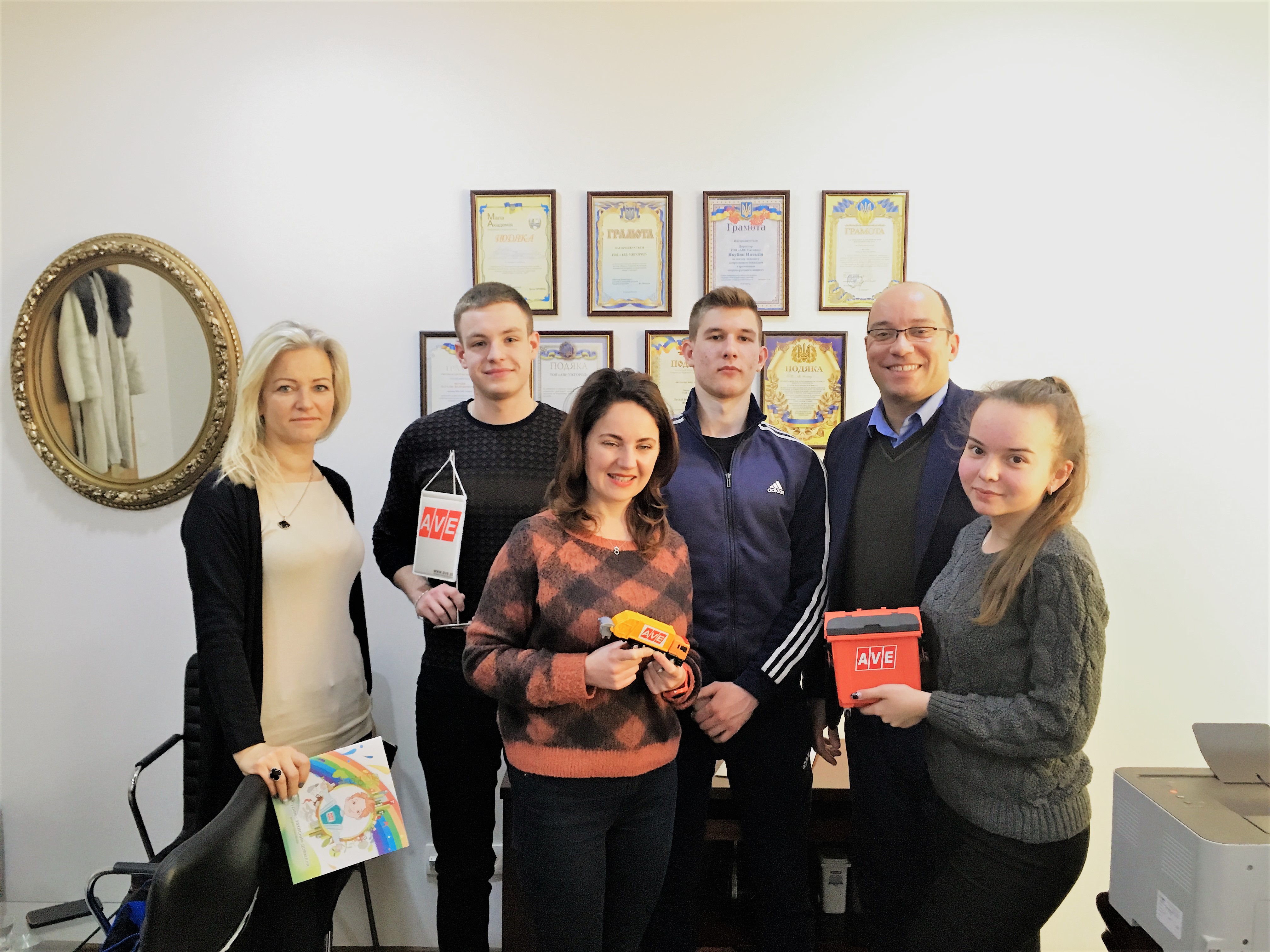 Представники учнівського врядування Ужгорода з експертами обговорили сприяння вирішенню проблеми побутового сміття