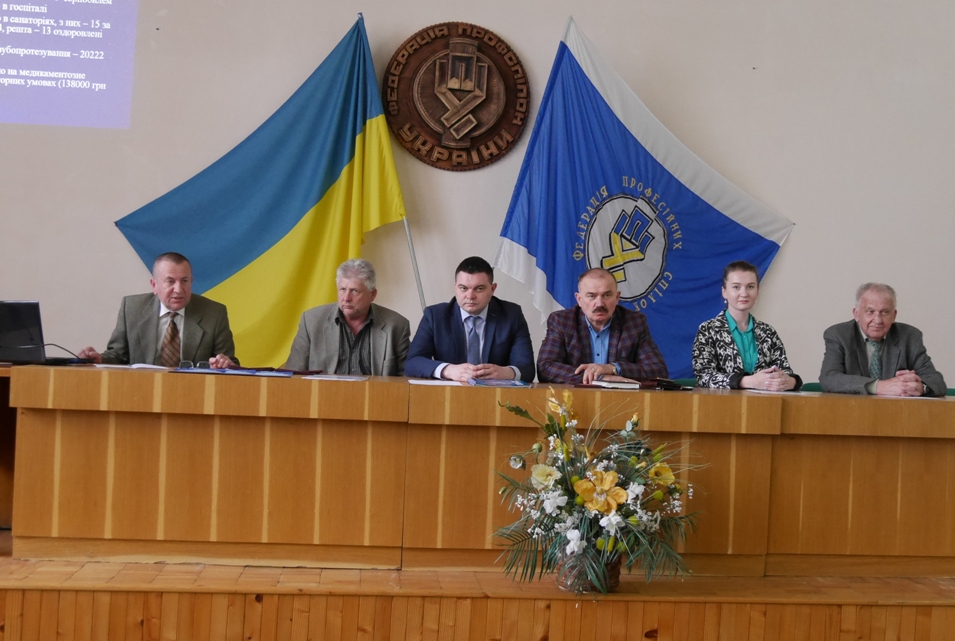 Напередодні відзначення 32-ї річниці Чорнобильської катастрофи в Ужгороді відбулося спільне засідання за участю ліквідаторів, переселенців із зони відчуження